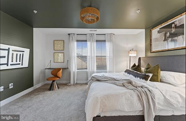 Foto del edificio - 101 Capital Ct