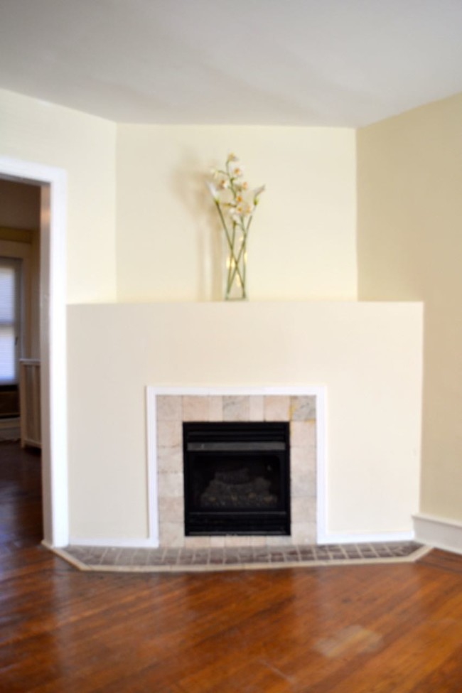 Building Photo - 5361 W Berks St