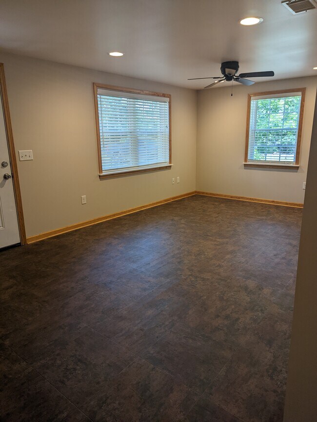 sala de estar - 672 Ebenezer Rd