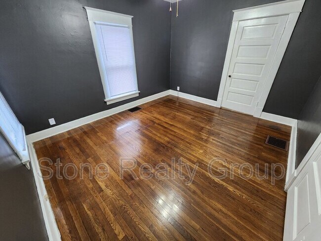 Foto del edificio - 827 S 24th St