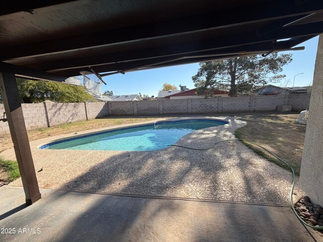 Building Photo - 5249 W Crocus Dr