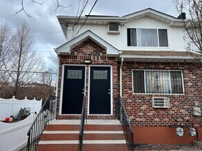 Building Photo - 112-63 Bedell St