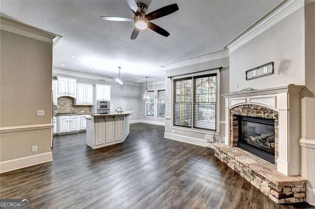 Foto del edificio - 7544 Portbury Park Ln
