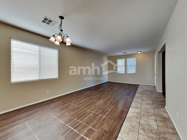Building Photo - 14554 W Desert Hills Dr
