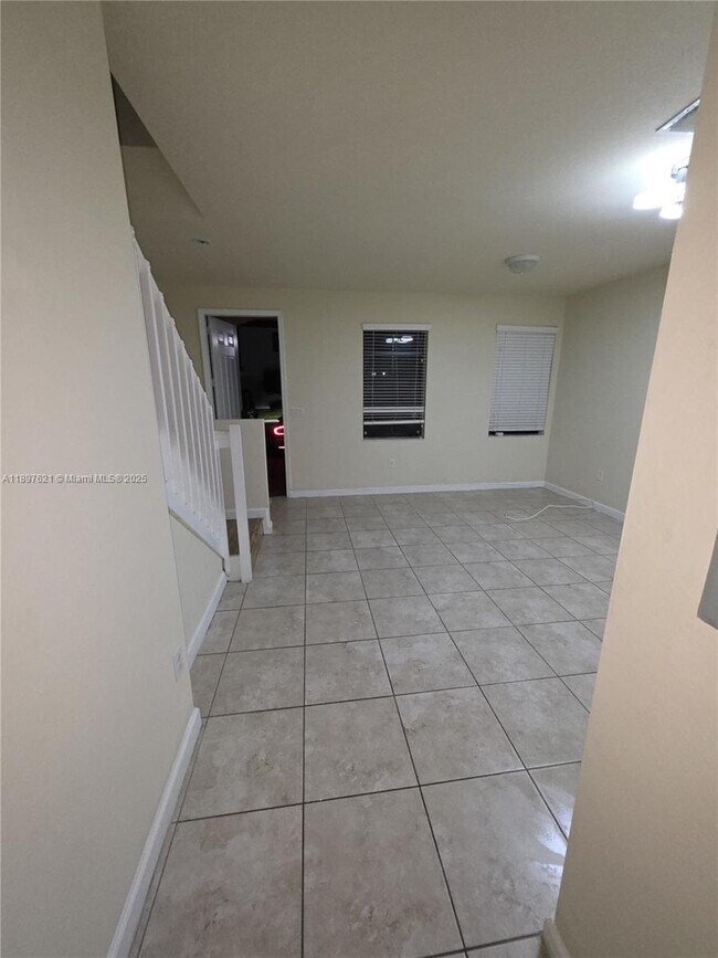 Foto del edificio - 528 SE 32nd Ave