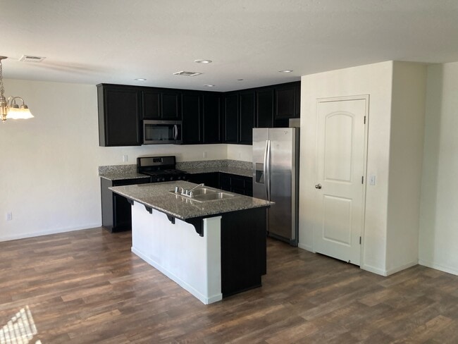 Building Photo - 1527 Virmargo St