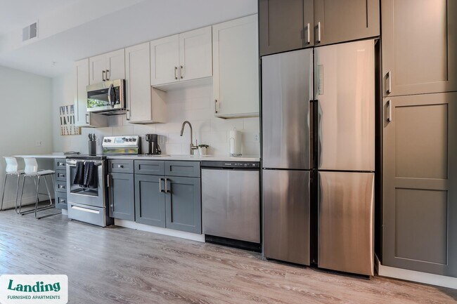 Building Photo - 210 E Green St