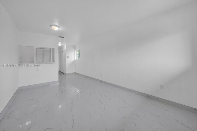 Foto del edificio - 1371 NW 3rd St
