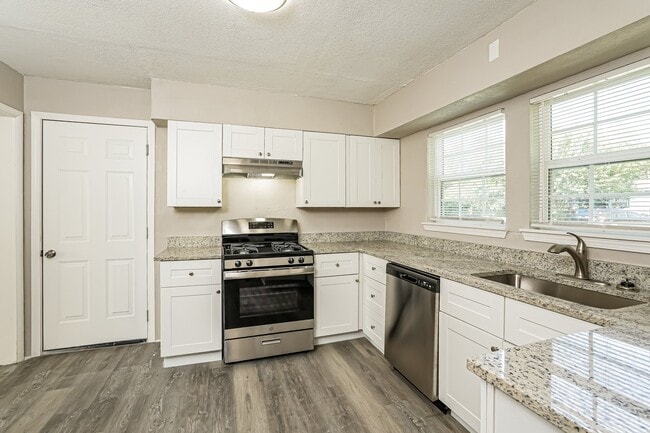 Building Photo - 4224 N Frankfort Ave