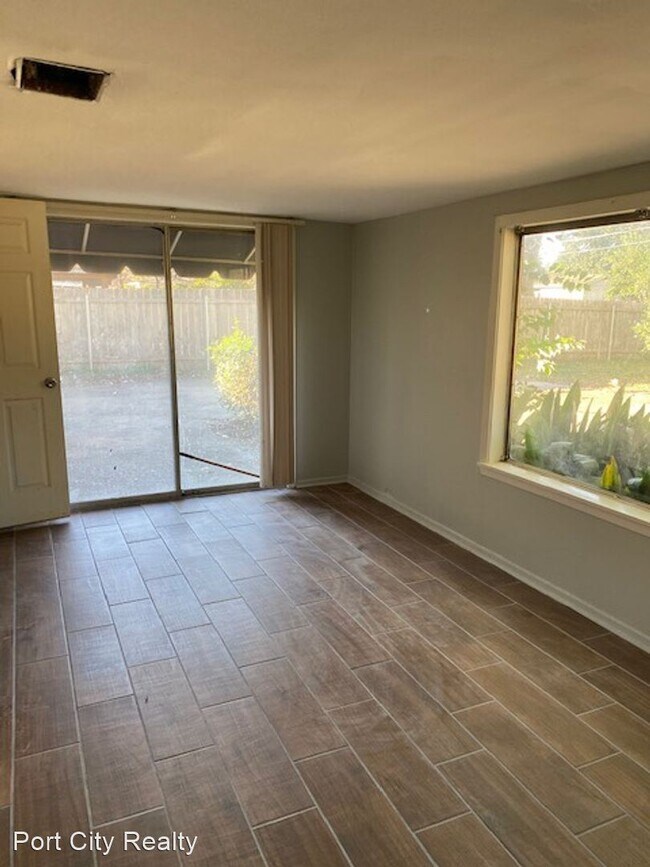 Foto del edificio - 3 br, 1 bath House - 170 Carroll St.