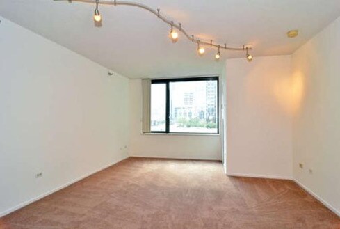 Building Photo - 440 N McClurg Ct