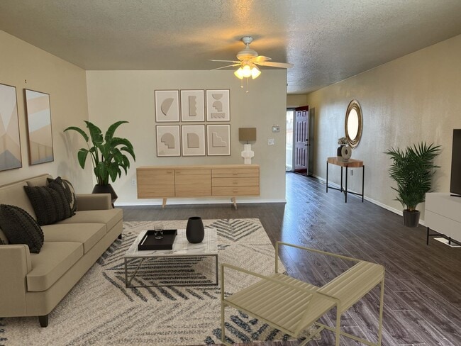 3/2.5 Townhome with walking trails outside backyard! - 3/2.5 Townhome with walking trails outside backyard!