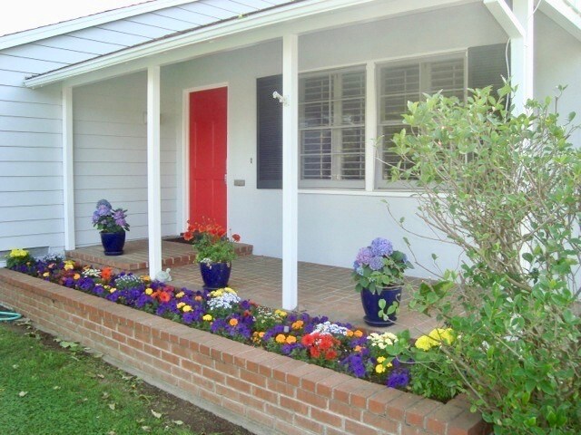 front door/front porch - 4961 Stern Ave