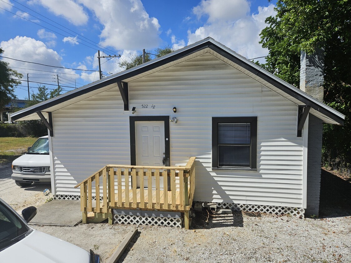 Foto principal - 522 1/2 15th St N