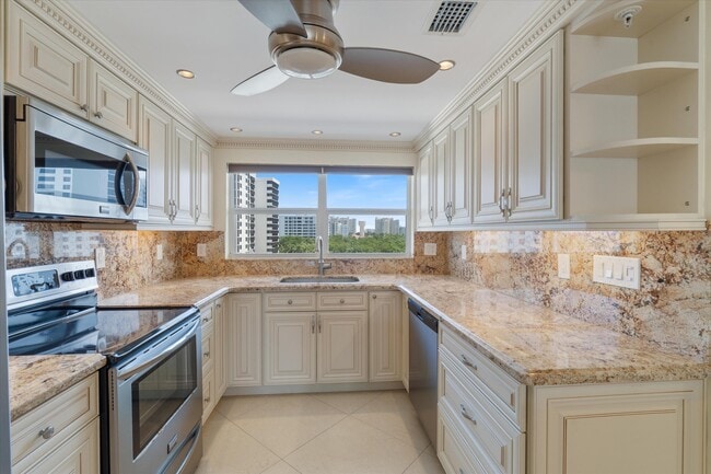 Building Photo - 3300 S Ocean Blvd