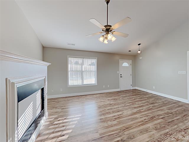 Foto del edificio - 3009 Laurel Creek Ln