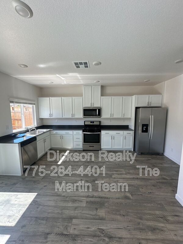Building Photo - 420 Summer Triangle Dr
