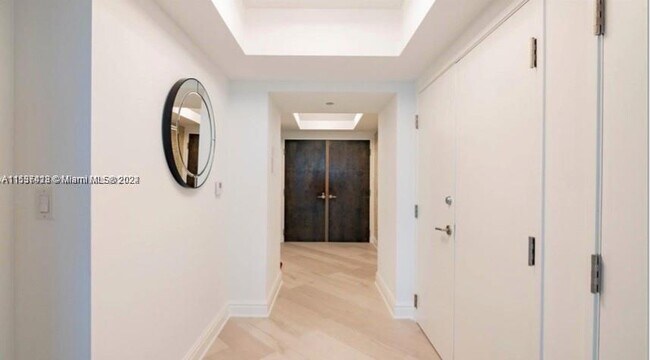 Foto del edificio - 9401 Collins Ave