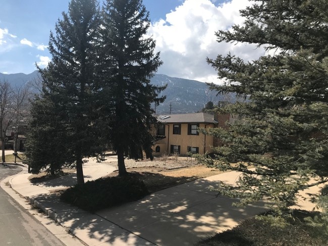 Building Photo - 155 Clubridge Pl