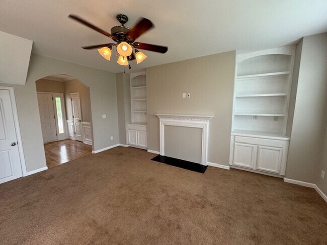 Building Photo - Available NOW! Gorgeous home in Tralee