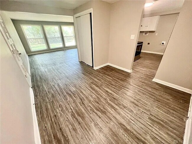 Foto del edificio - 2443 Arlene Ave