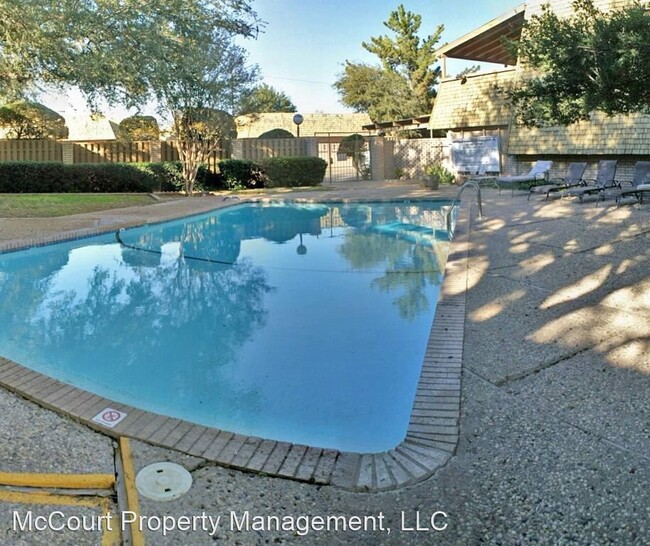 Building Photo - 2 br, 2 bath House - 2100 W Wadley