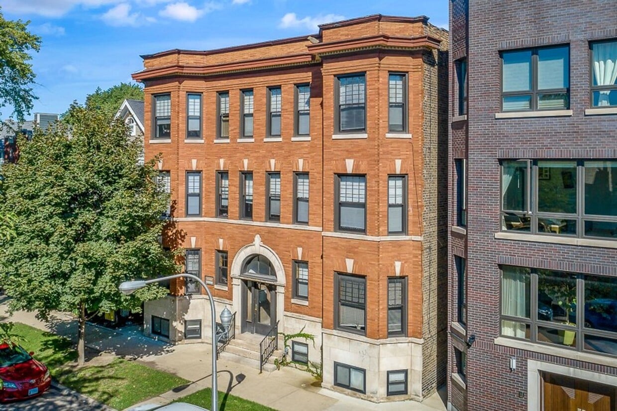 Primary Photo - 3637 N Paulina St