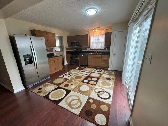 Foto del edificio - 572 Grabill Dr