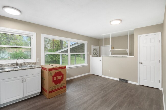 Foto del edificio - 1423 Cove Ln