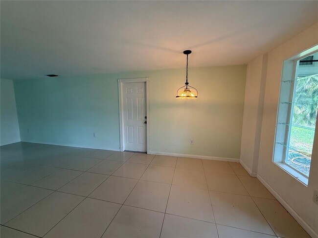 Foto del edificio - 3211 Mayflower St