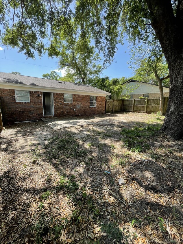 Building Photo - 4969 Yacht Harbor Dr