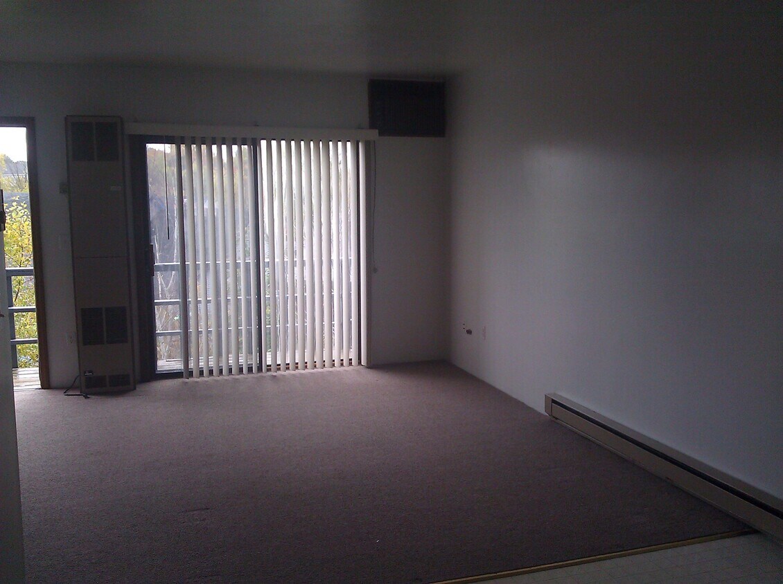 Building Photo - 8 Storer Ct