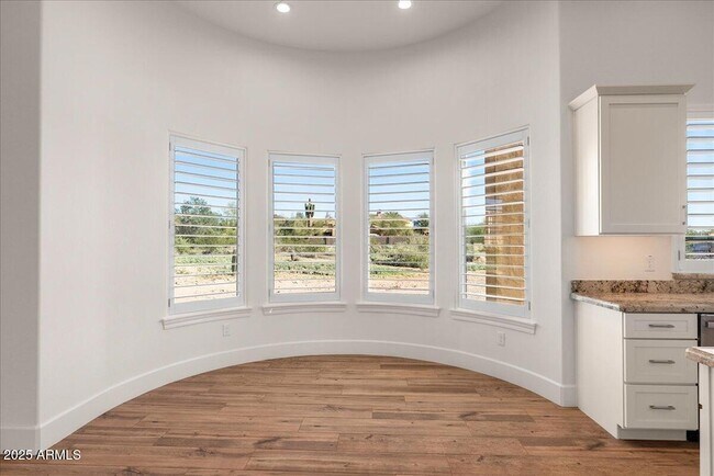 Foto del edificio - 3117 N 77th St