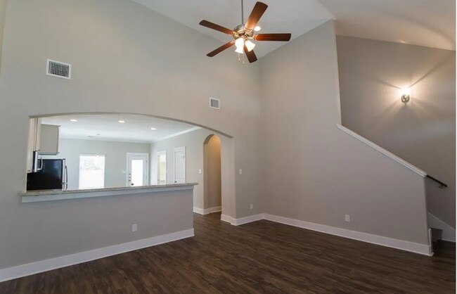 Foto del edificio - 124 Waverly Dr