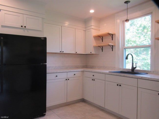 Building Photo - 2 br, 2 bath  - 36 Burke Ave # 1