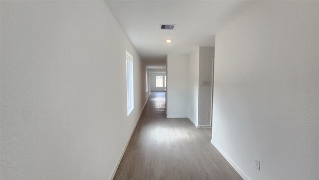 Building Photo - 16723 Old Wagon Wy