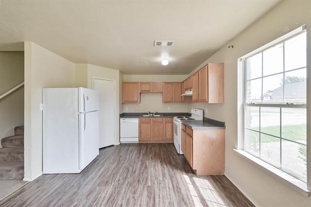 Foto del edificio - 404 Kings Way Dr