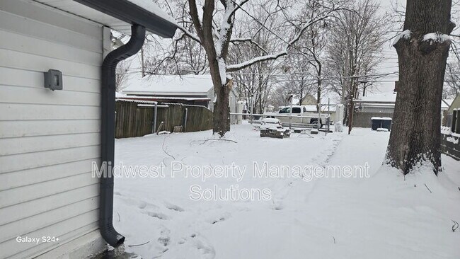 Foto del edificio - 2209 Central Ave