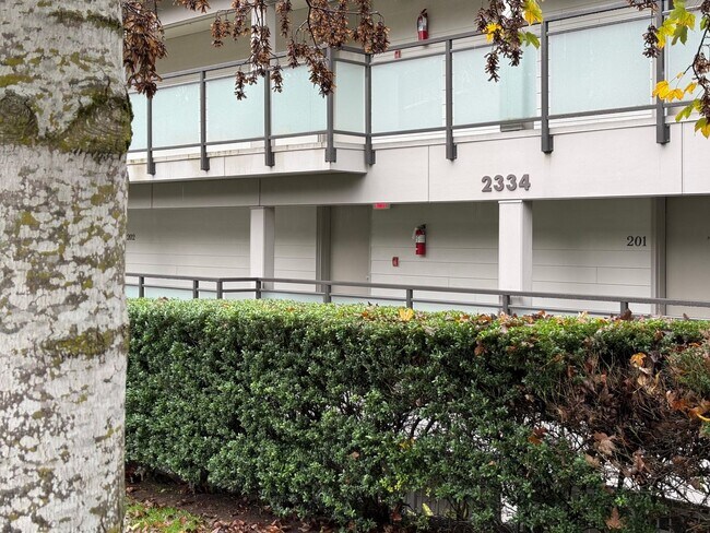 Foto del edificio - 2334 Thorndyke Ave W