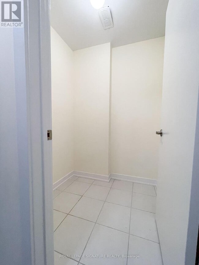 Building Photo - 590 N Service Rd