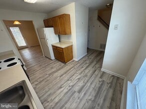 Building Photo - 219 Sherando Cir
