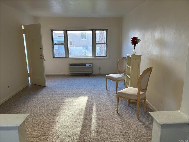 Foto del edificio - 427 E Broadway