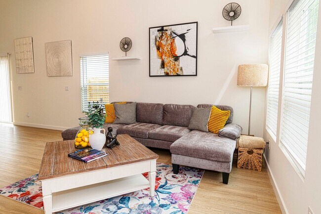 Foto del edificio - Spacious 3BR/3BA home in a quiet neighborh...