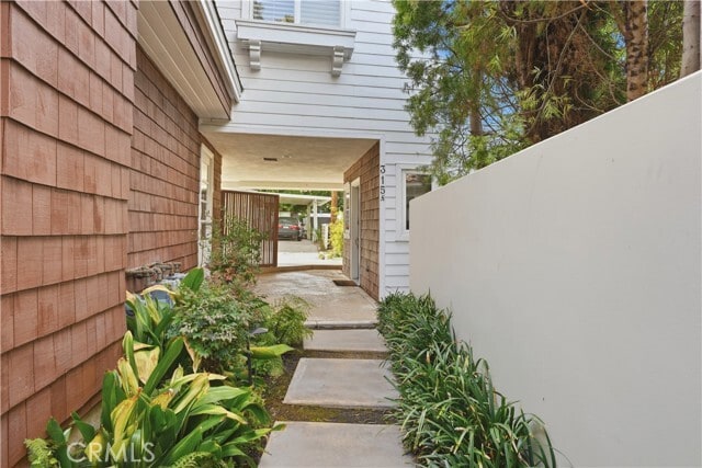 Building Photo - 315 Goldenrod Ave