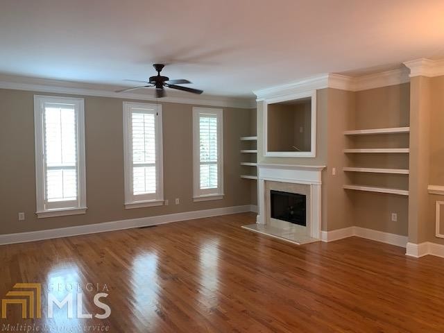Building Photo - 5485 Glenridge View NE