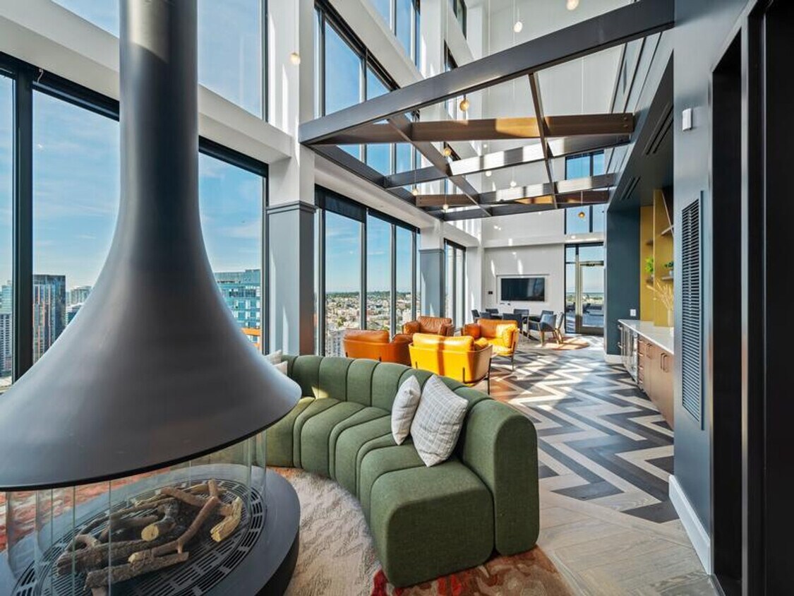 Primary Photo - 1119 7th Ave