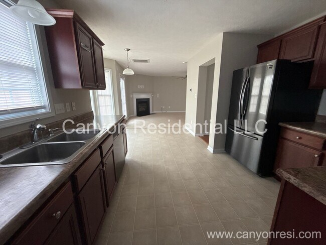 Building Photo - Beautifully updated 4 Bedroom Home