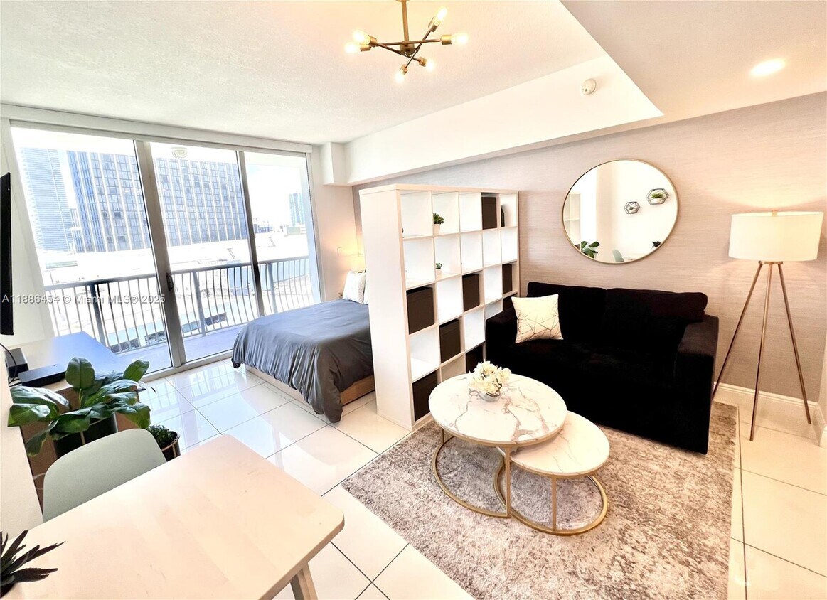 Foto principal - 1750 N Bayshore Dr