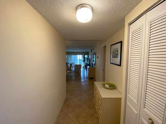 Foto del edificio - 103 NE 19th Ave