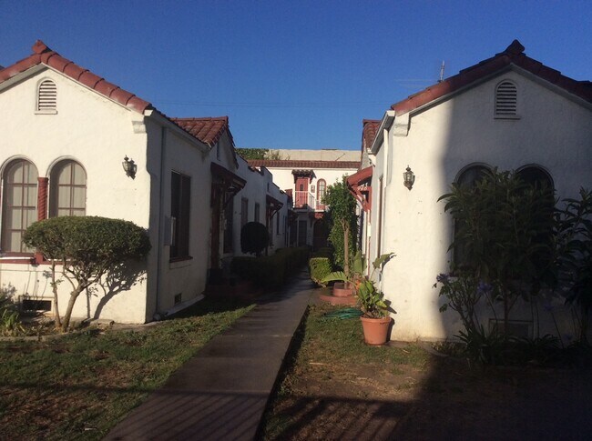 Foto del edificio - 948 Wilcox Ave